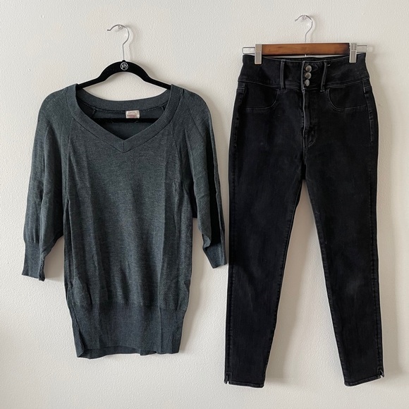 Mossimo Supply Co. Sweaters - Lowered! 💥 Women’s Target Grey Sweater